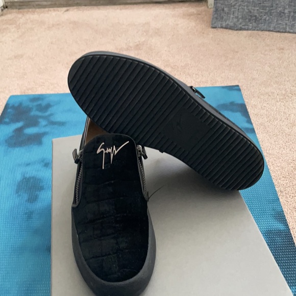 men’s size 42/US 9 Giuseppe ZSneakers. Fairly used - Picture 7 of 8